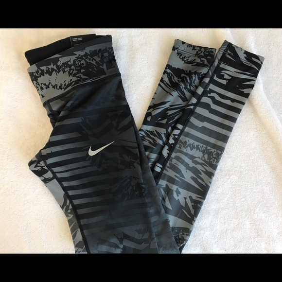 SOLD Nike power essential running tights - Picture 2 of 2